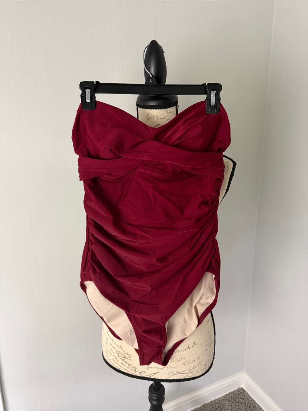 Kona Sol Burgundy Strapless Ruched Swimsuit Large No straps